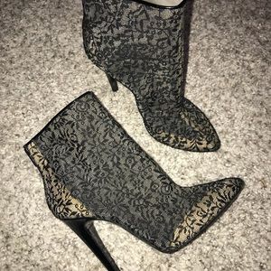 Black heeled boots